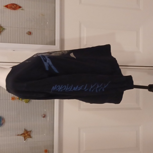 4/$40 Black Long Sleeve Graphic Tee - Size Medium - Picture 3 of 6